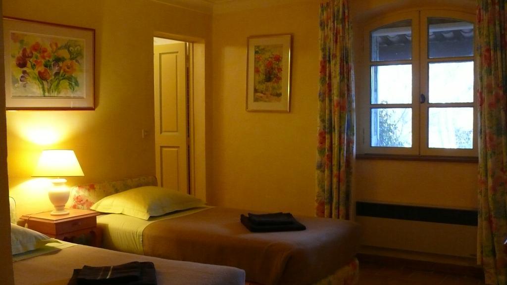 Les Bastides De L'Auviduery Villa Moissac-Bellevue Phòng bức ảnh